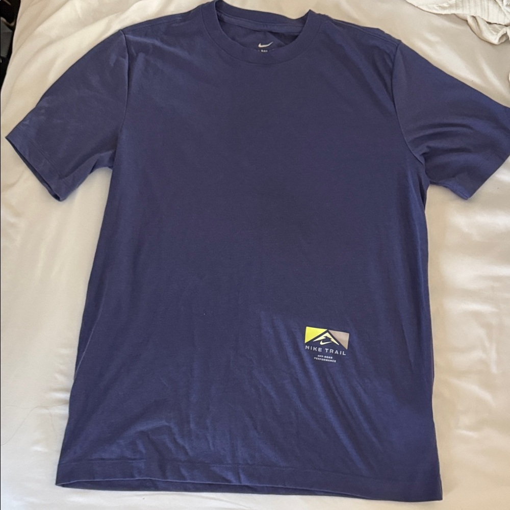 Nike Men's Navy Short-Sleeve Crew with Small Trail Logo